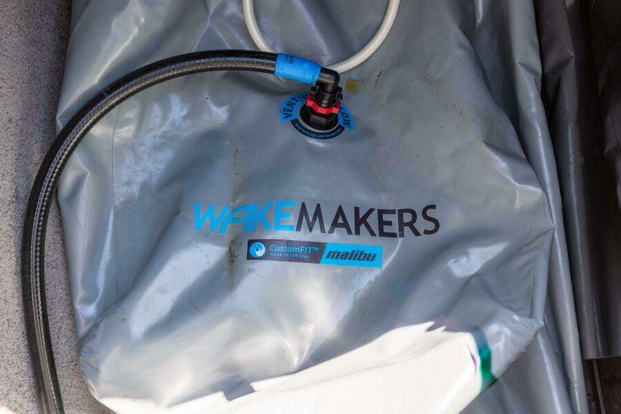 2016 Malibu MKZ 24.5