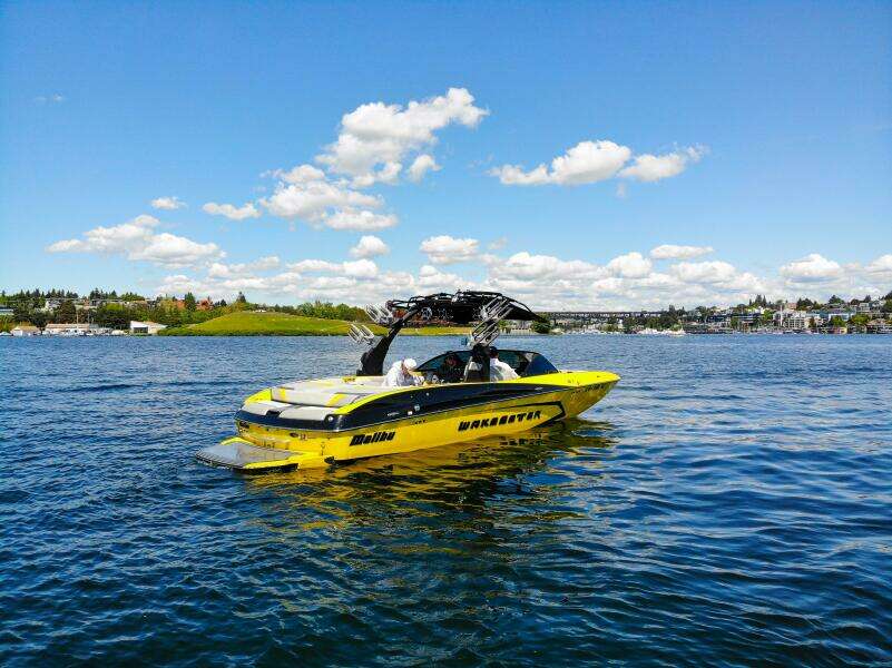 2016 Malibu MKZ 24.5