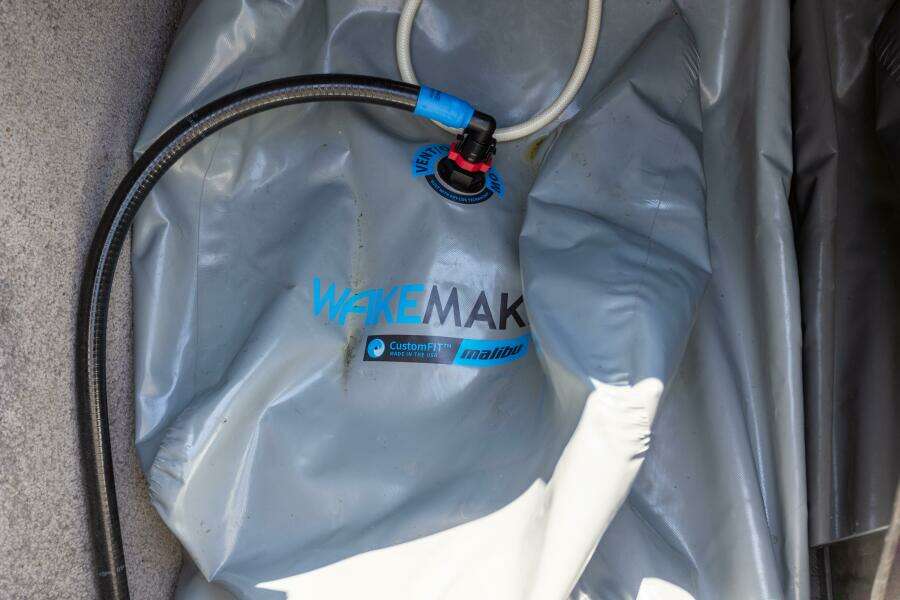 2016 Malibu MKZ 24.5