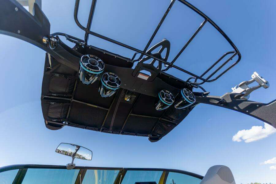 2016 Malibu MKZ 24.5