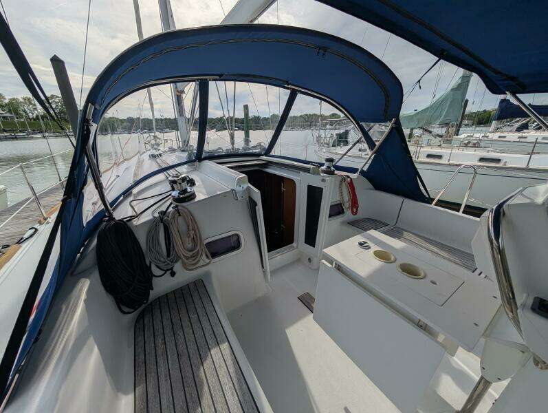 2015 Beneteau Oceanis 37 Platinum