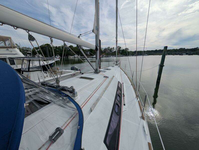 2015 Beneteau Oceanis 37 Platinum