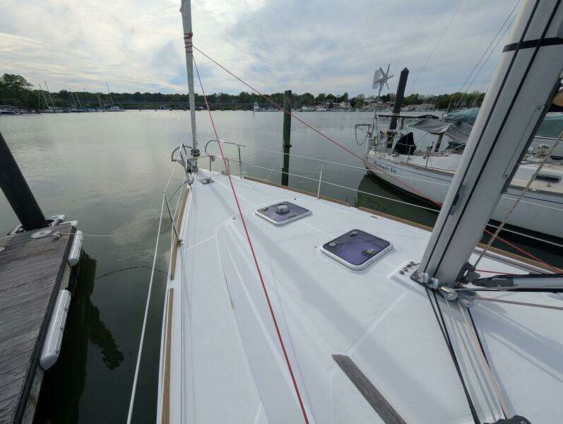 2015 Beneteau Oceanis 37 Platinum