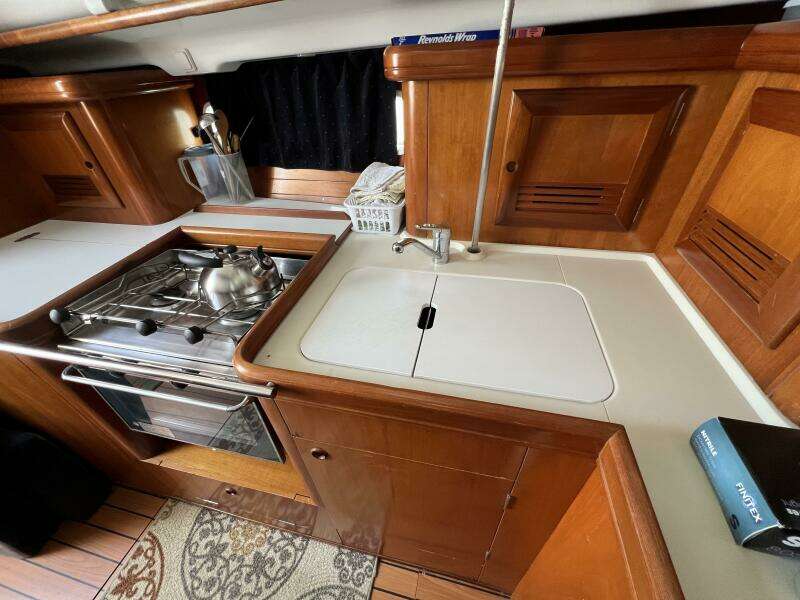 2001 Beneteau 411