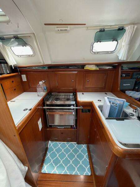 2000 Beneteau 331