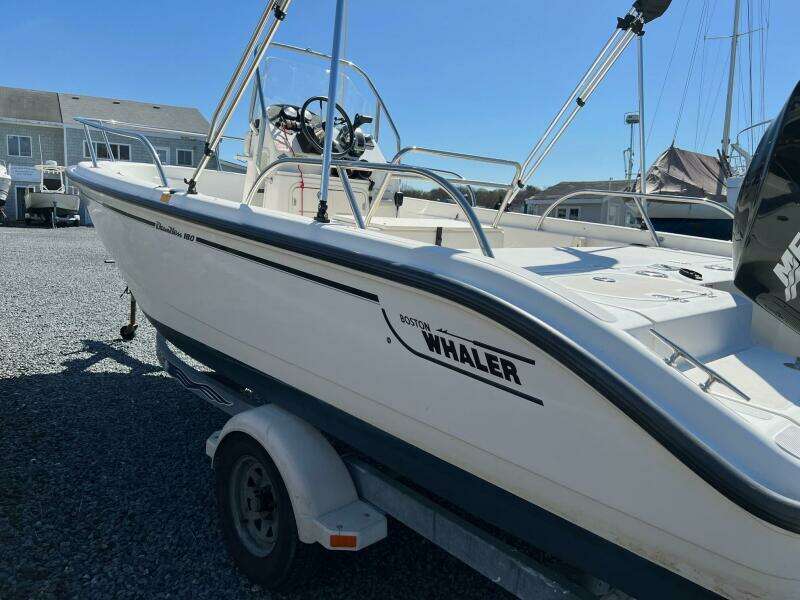 2003 Boston Whaler 