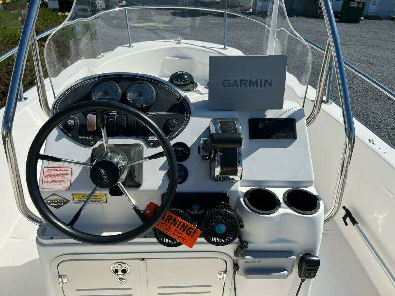 2003 Boston Whaler 