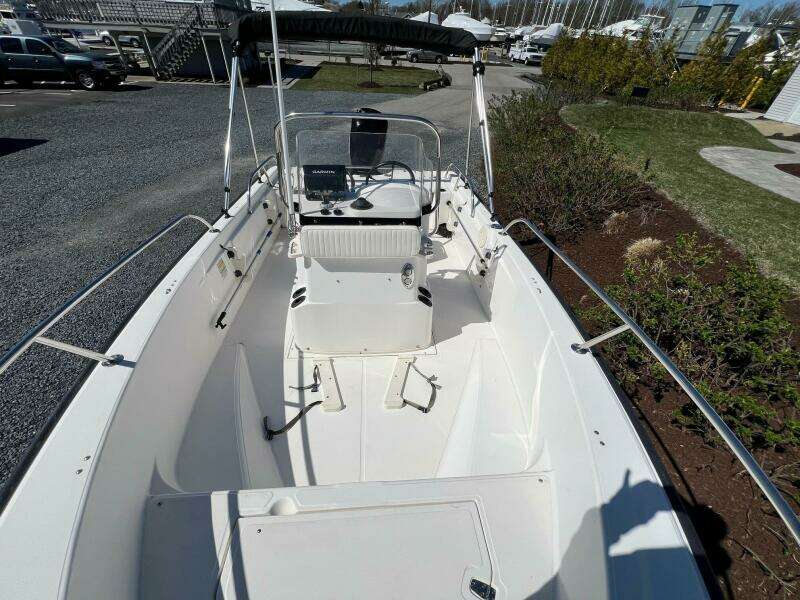 2003 Boston Whaler 