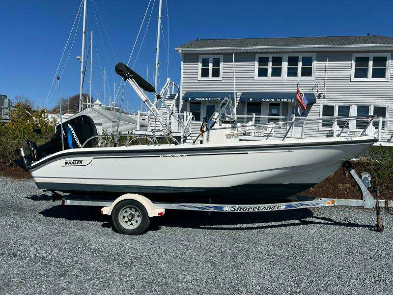 2003 Boston Whaler 