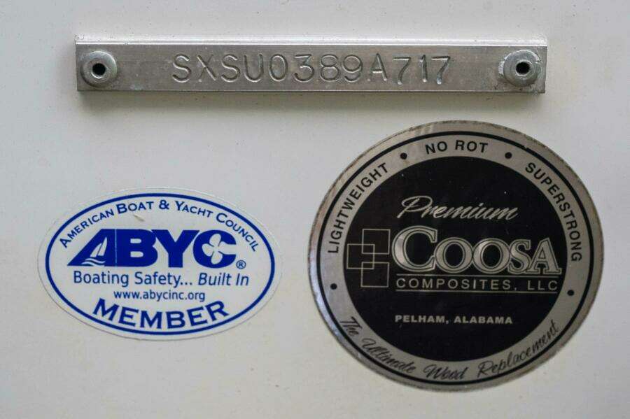 2017 Sea Hunt 225 Ultra