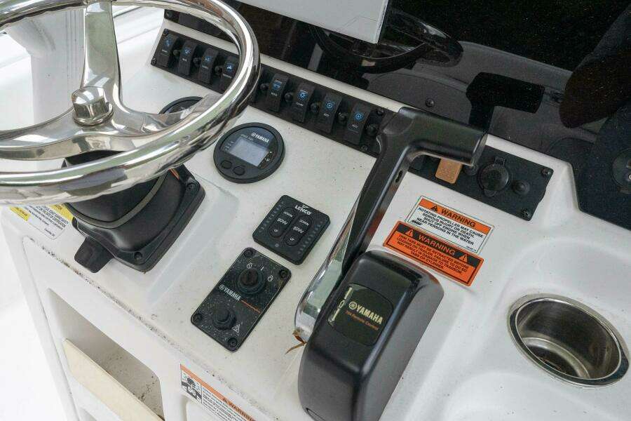 2017 Sea Hunt 225 Ultra