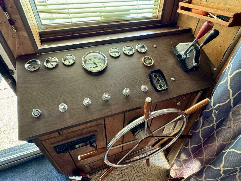 1977 Sumerset 14 x 58 Aluminum Hull Houseboat with Catwalks