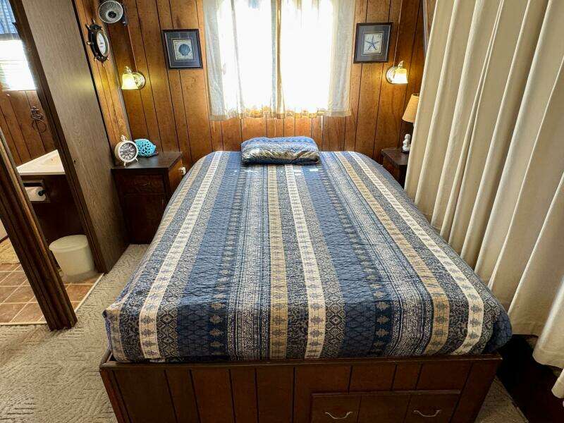 1977 Sumerset 14 x 58 Aluminum Hull Houseboat with Catwalks