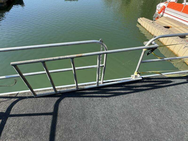 1977 Sumerset 14 x 58 Aluminum Hull Houseboat with Catwalks