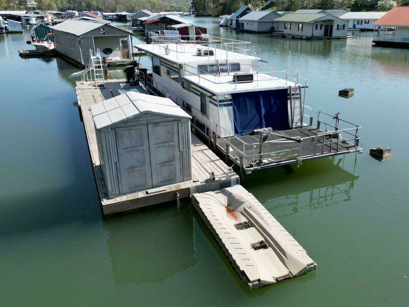 1977 Sumerset 14 x 58 Aluminum Hull Houseboat with Catwalks