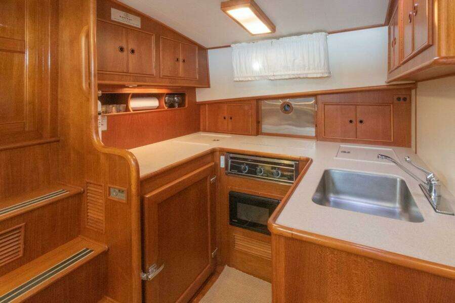 1998 Grand Banks 38 Eastbay EX