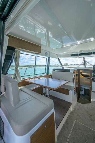 2022 Jeanneau NC Weekender 1095 Fly