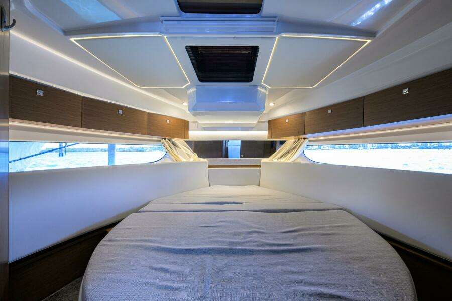 2022 Jeanneau NC Weekender 1095 Fly