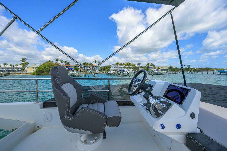 2022 Jeanneau NC Weekender 1095 Fly