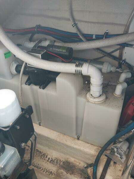 2011 Monterey 340 Sport Yacht