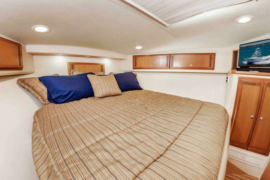 2008 Cabo 40 Express