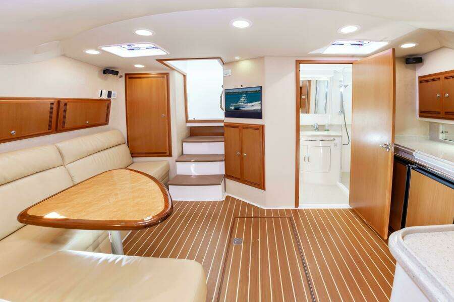 2008 Cabo 40 Express