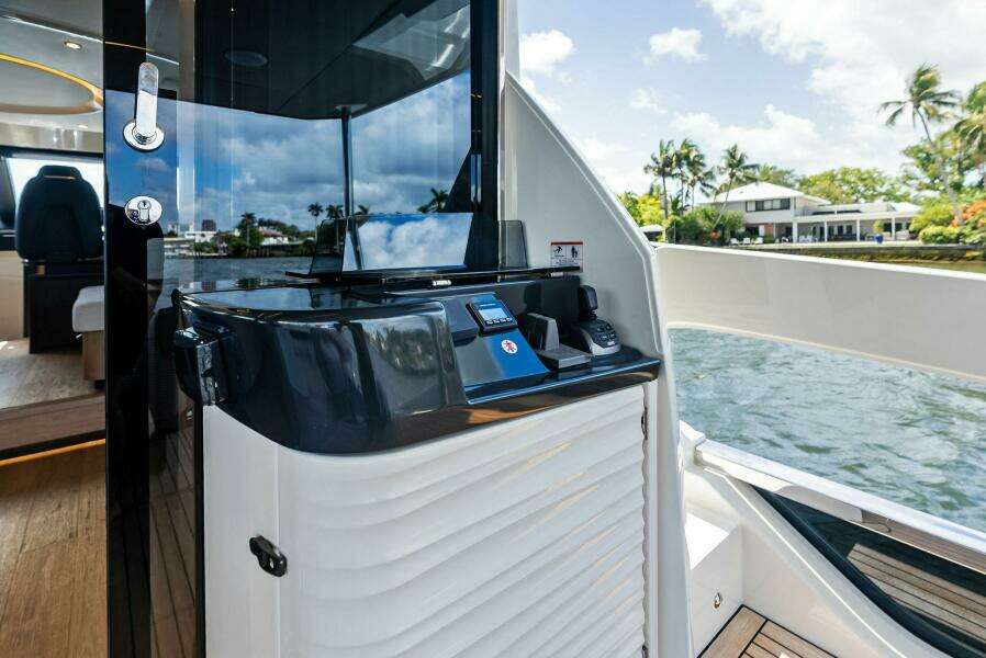 2023 Absolute 52 Fly