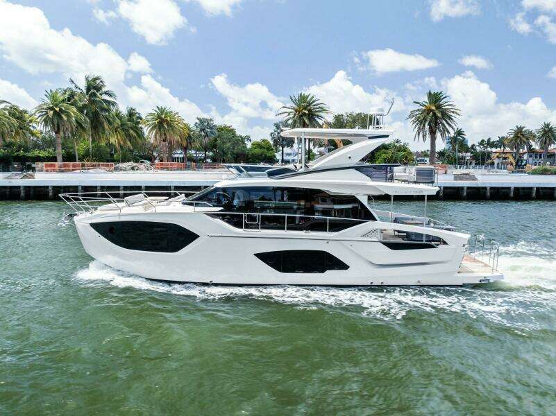 2023 Absolute 52 Fly