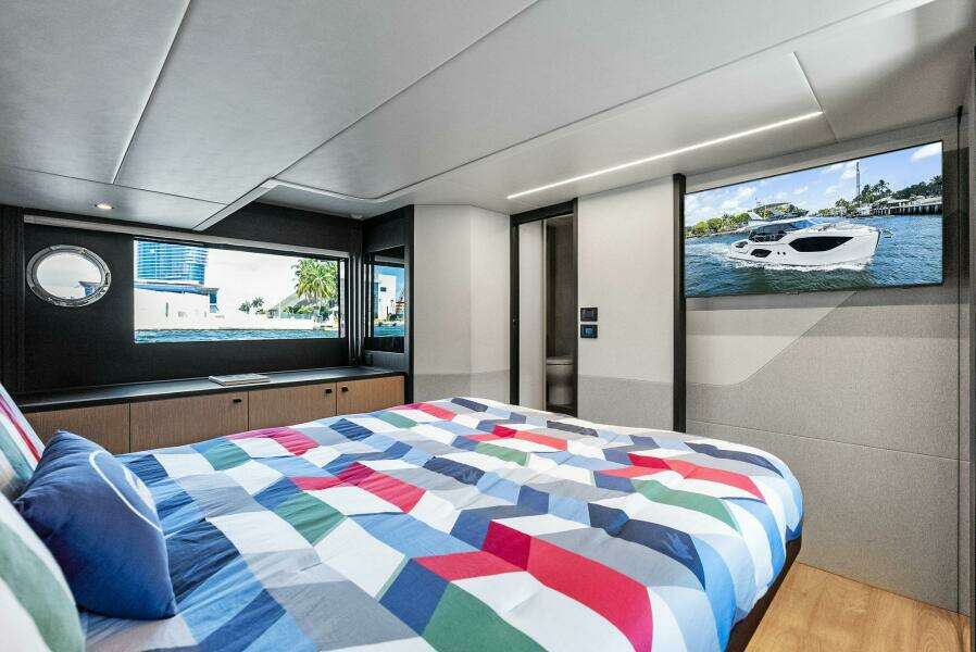 2023 Absolute 52 Fly