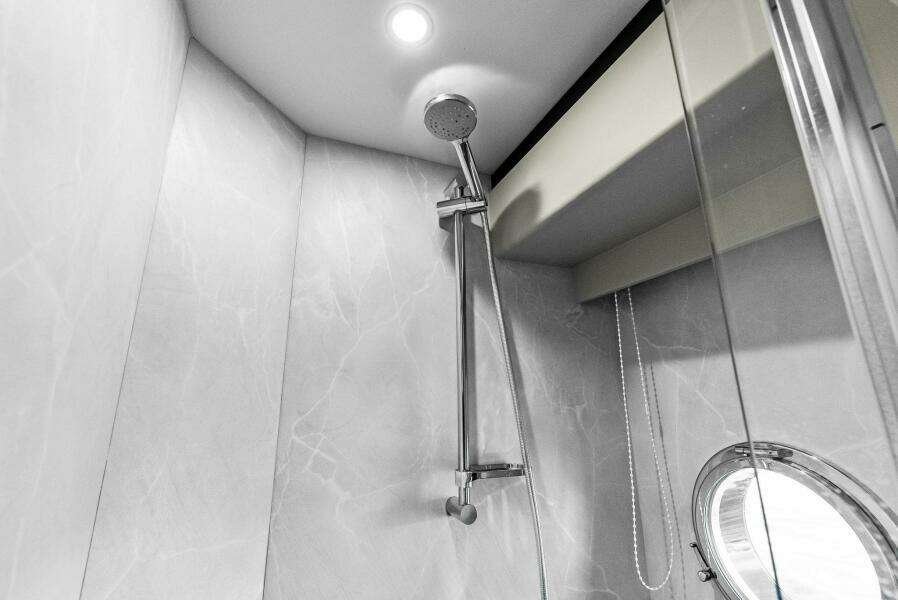 2023 Absolute 52 Fly