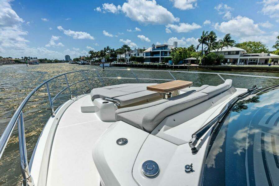 2023 Absolute 52 Fly