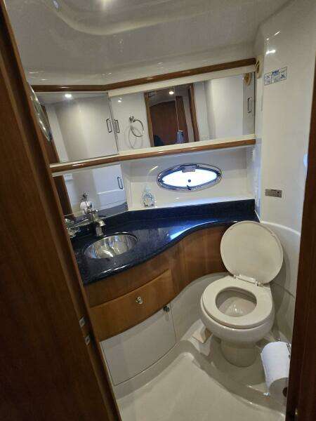 Carver Guest Bedroom Head 4