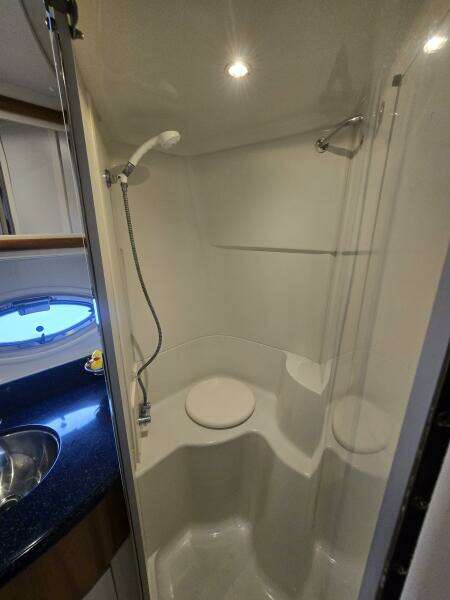 Carver Main Cabin Head 4