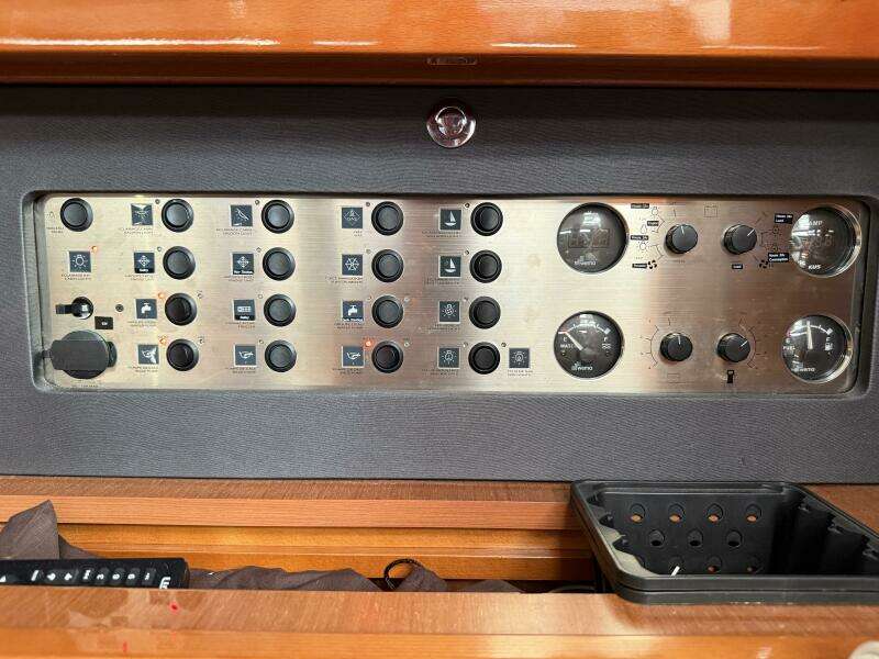 2016 Beneteau Oceanis 60