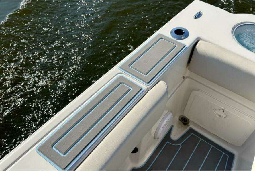 2023 Sailfish 220 CC