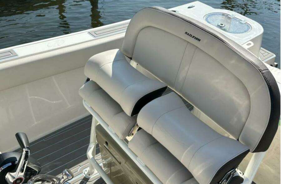 2023 Sailfish 220 CC