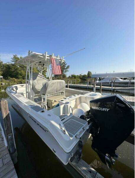 2023 Sailfish 220 CC