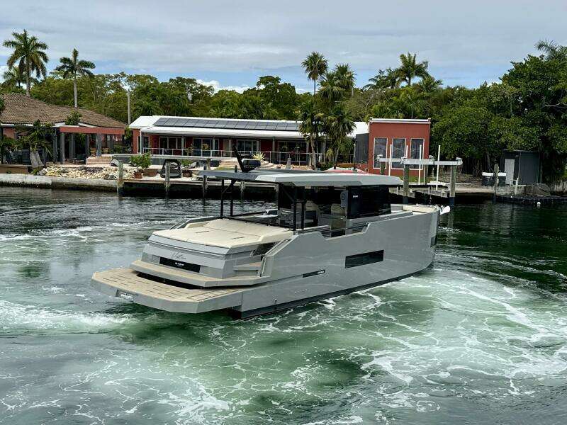 De Antonio - Exterior