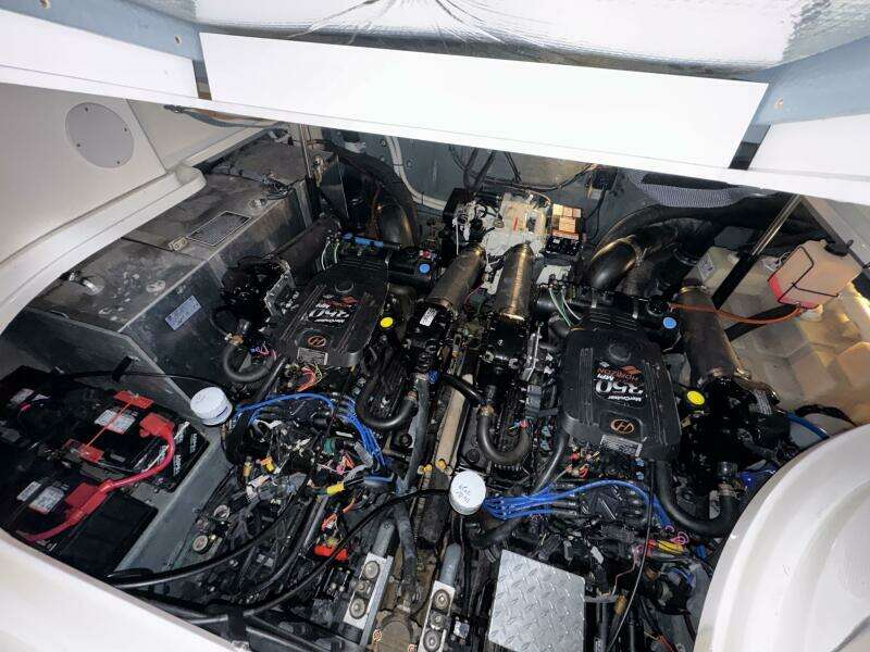 2004 Sea Ray 320 Sun Dancer