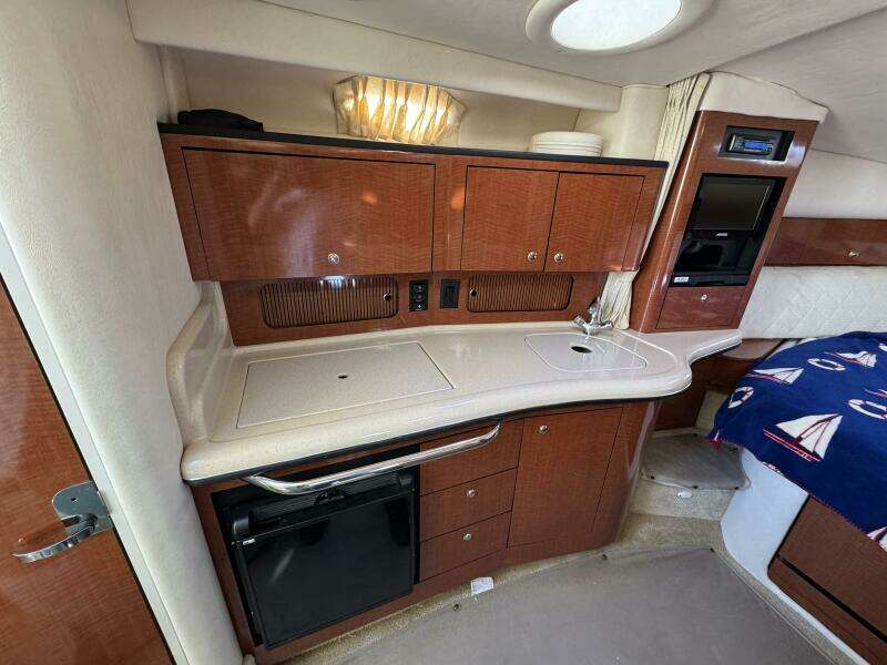2004 Sea Ray 320 Sun Dancer