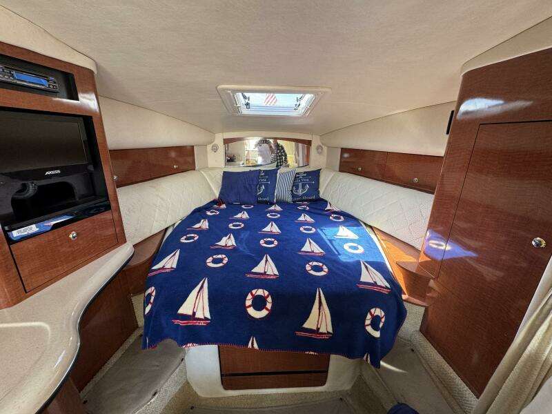 2004 Sea Ray 320 Sun Dancer