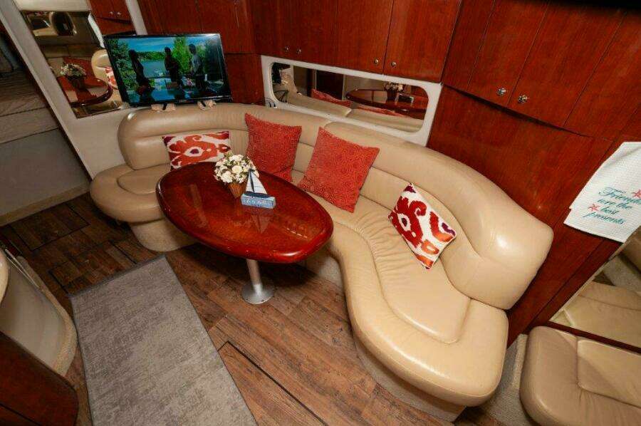 2003 Sea Ray 380 Sundancer- Salon 