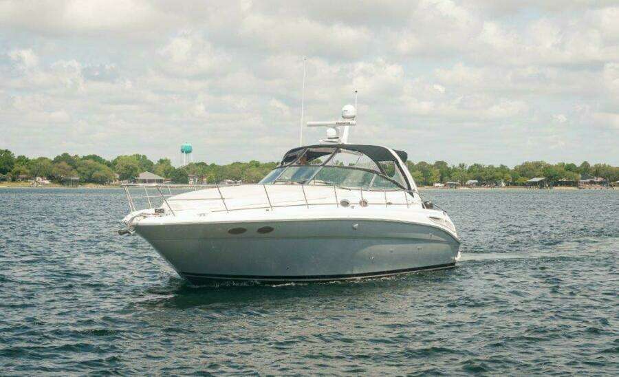 2003 Sea Ray 380 Sundancer- Port Bow 