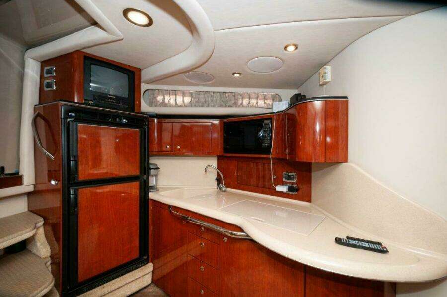 2003 Sea Ray 380 Sundancer- Galley 