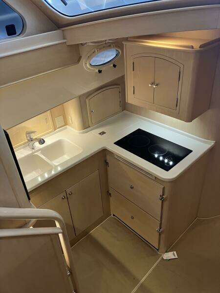 2013 Hinckley Talaria