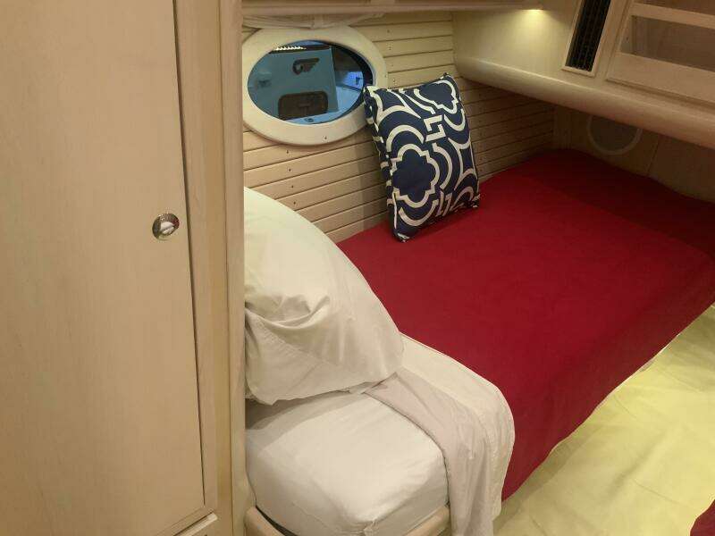 2013 Hinckley Talaria