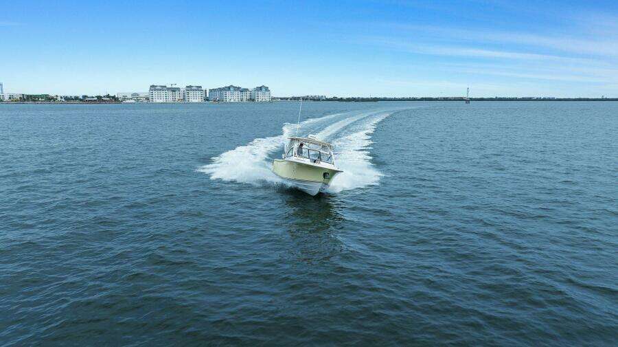 2016 Grady White 28 Freedom