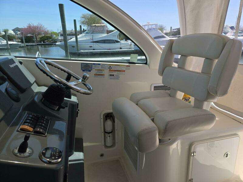 2013 Pursuit 345 Offshore