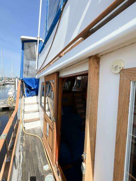 1987 Albin 43 Sundeck