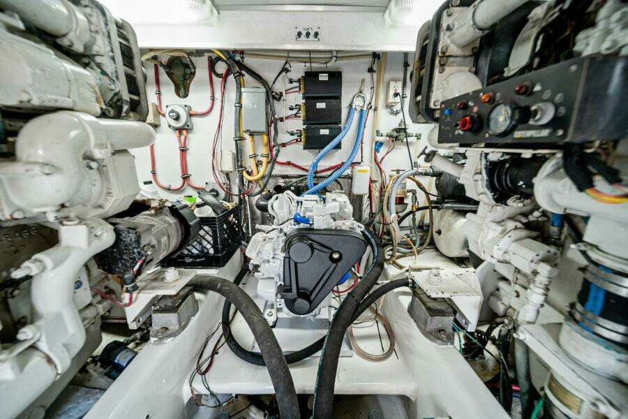 1999 Buddy Davis 52 Express 'Miss Josie'